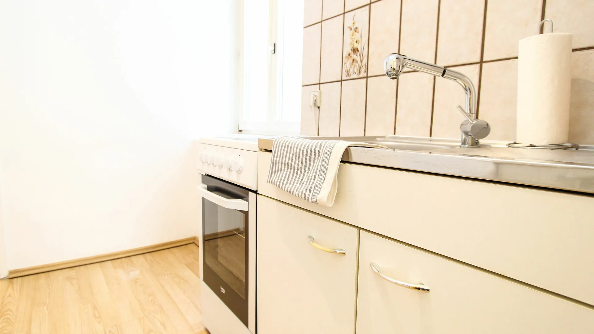 Checkvienna - Hagenmuellergasse Apartamento 0*, Viena Áustria